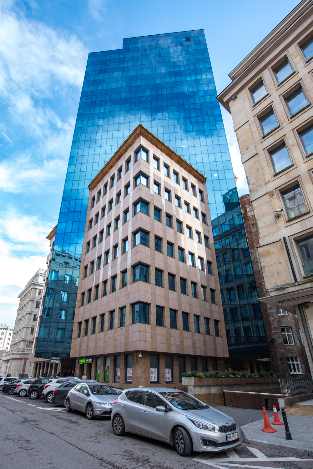 Zdjęcie architektury budynku TP SA Office Building (obecnie Moniuszki 1A)